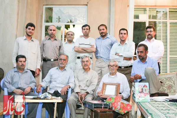 /   دیدار جمعی از شاعران نی&zwnj;ریز با استاد معانی/ دهه 80 خورشیدی/ عکس: احمدرضا افتخاری