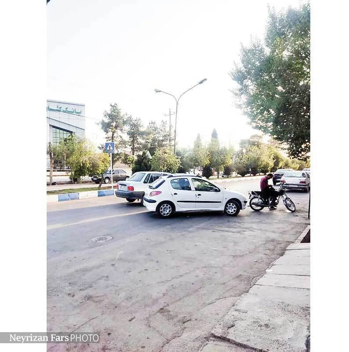 سیاه، سفید، خاکستری