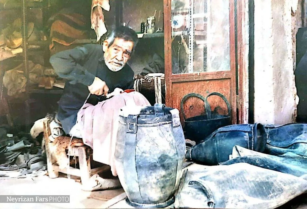 زنده‌یاد محمد منادی‌زاده / بازار ملکی‌دوزان نی‌ریز