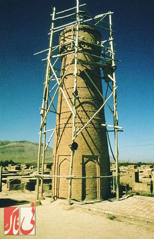 مسجد جامع کبیر نی&zwnj;ریز از نمای دوربین یک جهانگرد اروپایی