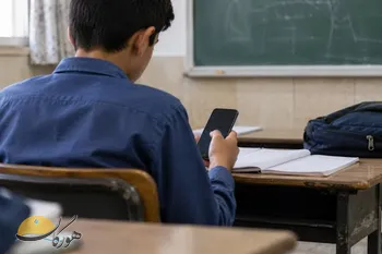 بردن موبایل به مدارس همچنان ممنوع
