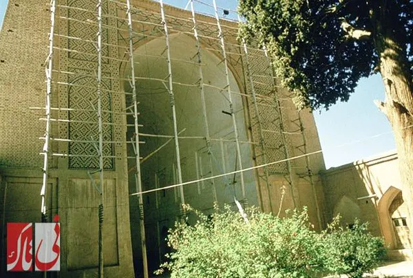 مسجد جامع کبیر نی&zwnj;ریز از نمای دوربین یک جهانگرد اروپایی
