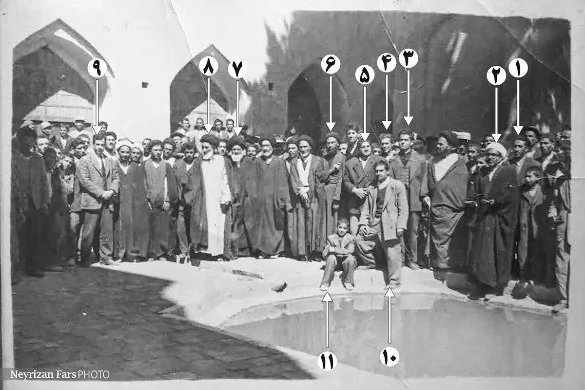 عکسی تاریخی از مراسم جشن نیمه شعبان با حضور علمای فارس در نی‌ریز